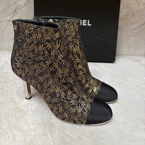 CHANEL ankle boots sz 39.5 2016